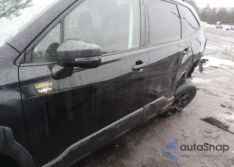 2022 Subaru Forester Wilderness z USA, uszkodzony, nr VIN JF2SKAMC6NH403066